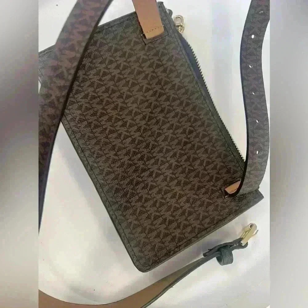 Michael Kors wallet belt - Picture 13 of 16